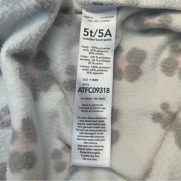 (3 for$19) 1-Piece Leopard Fleece Footie Pyjamas Carters 5T White Pink Gray - Picture 3 of 8